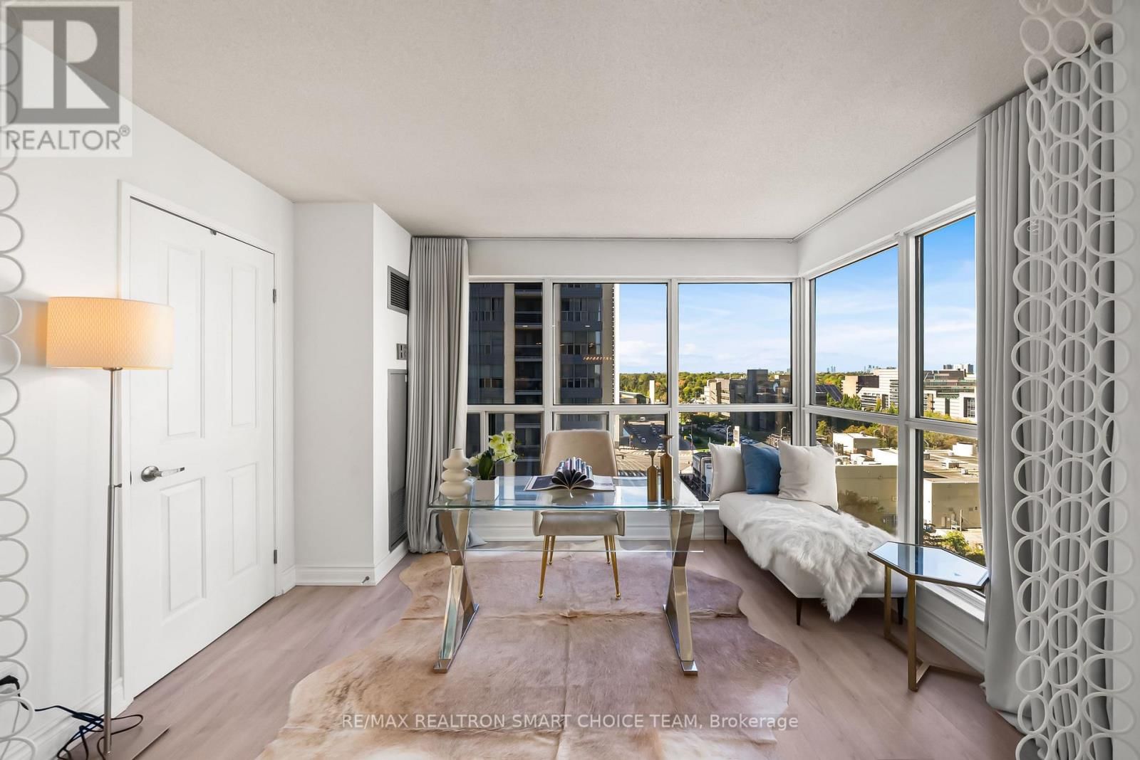 1211 - 28 HOLLYWOOD AVENUE Image 23