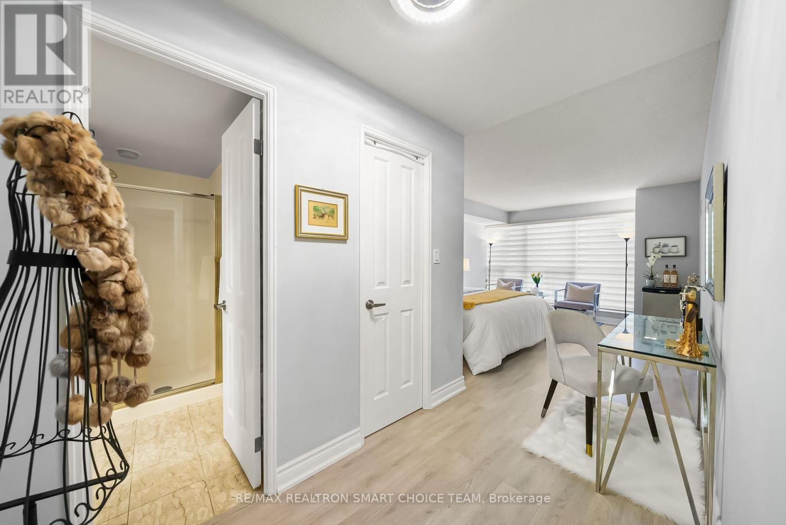 1211 - 28 HOLLYWOOD AVENUE Image 26