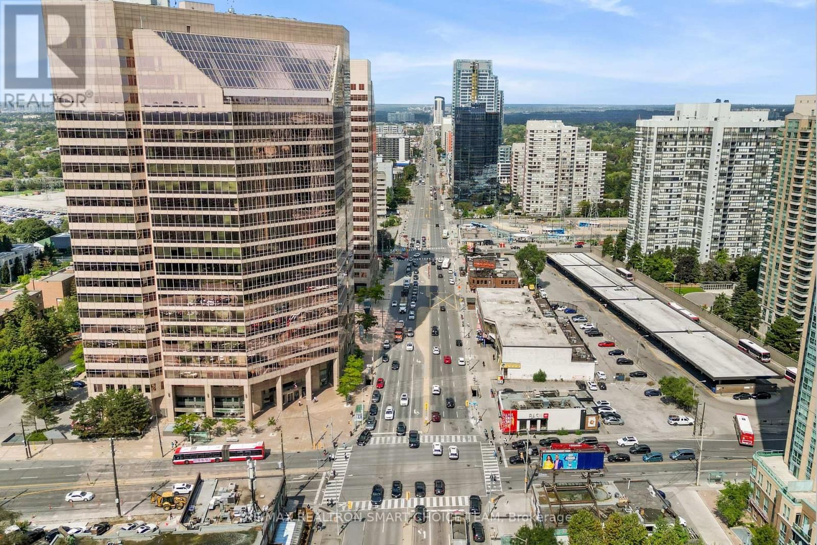 1211 - 28 HOLLYWOOD AVENUE Image 37