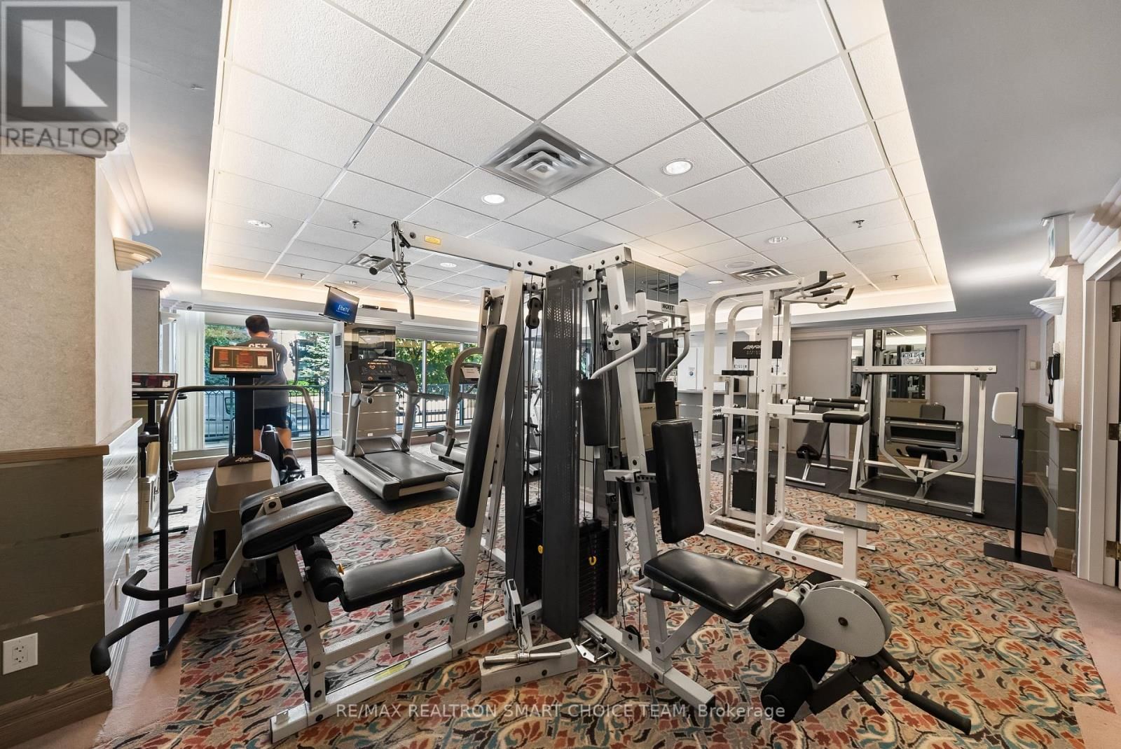 1211 - 28 HOLLYWOOD AVENUE Image 44