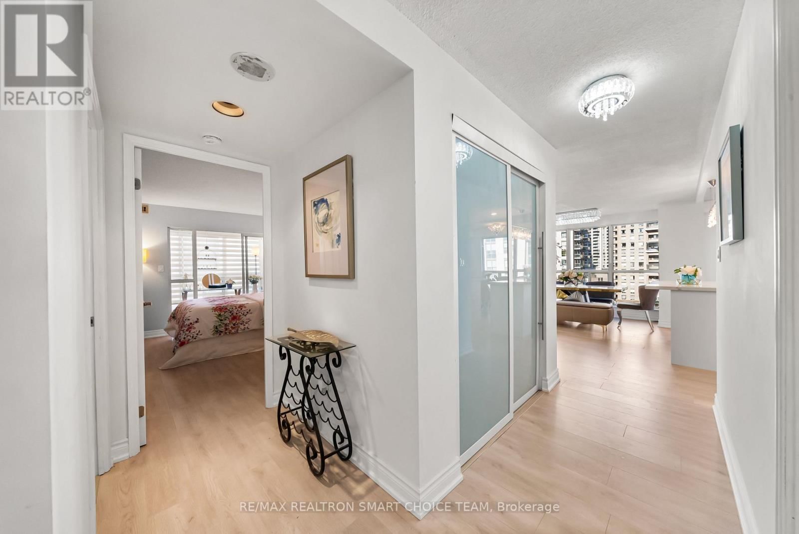 1211 - 28 HOLLYWOOD AVENUE Image 9