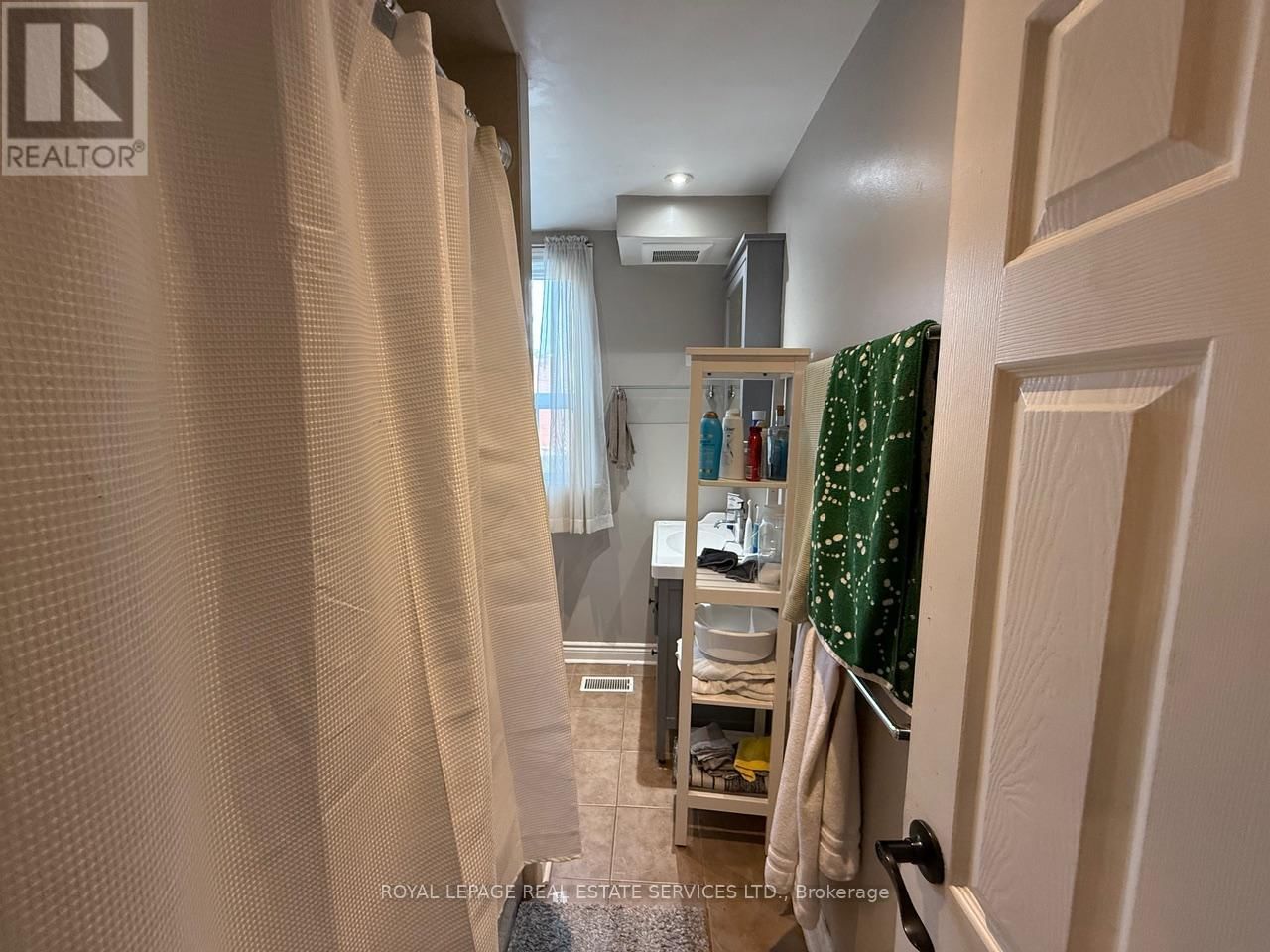 2nd Floor - 263 GRACE STREET Image 4