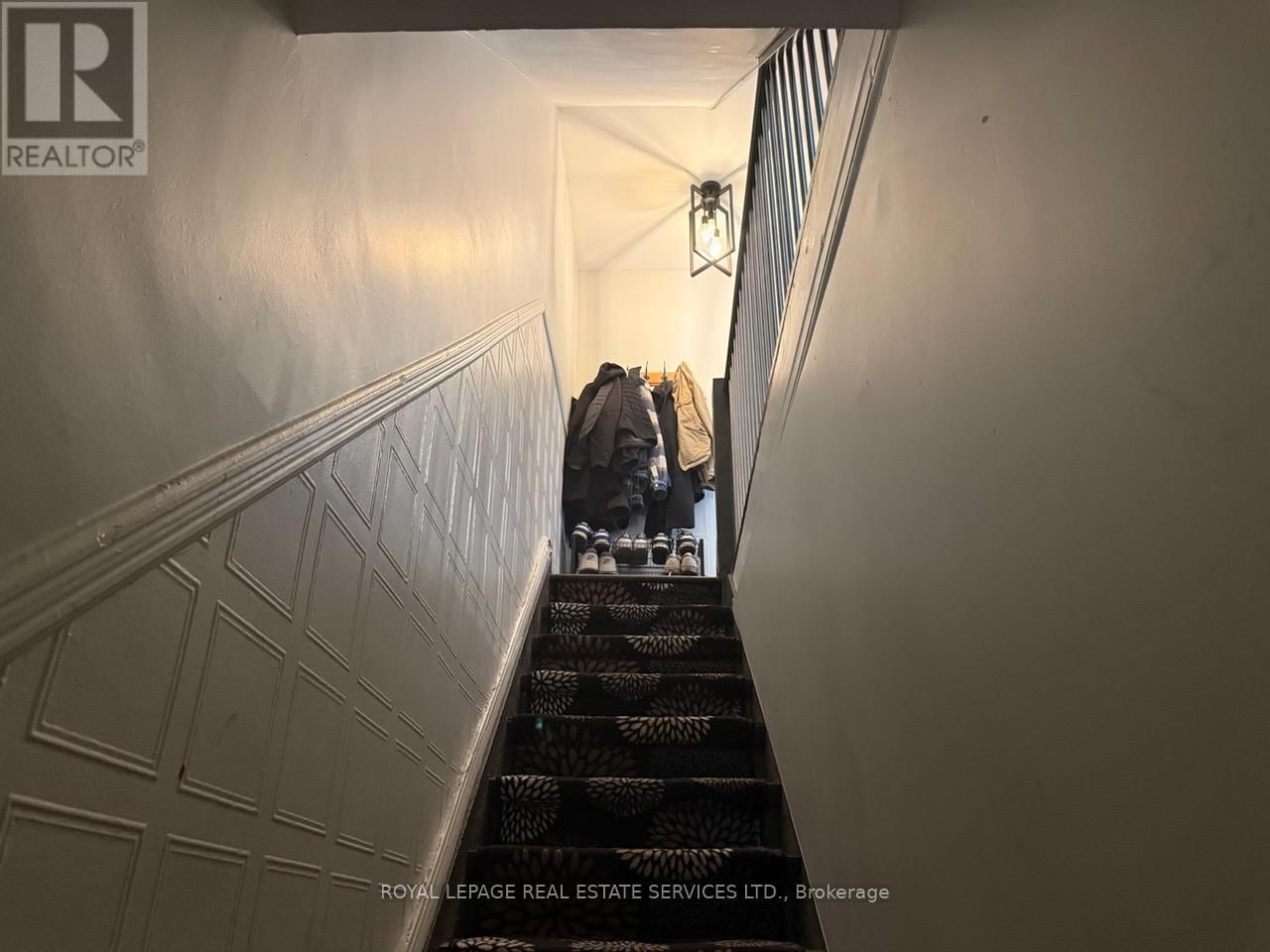 2nd Floor - 263 GRACE STREET Image 7