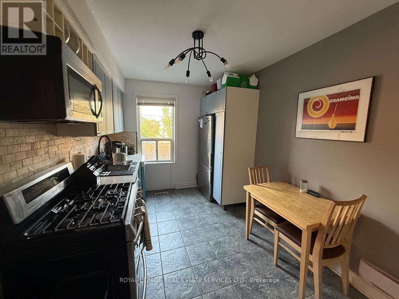 2nd Floor - 263 GRACE STREET Image 8