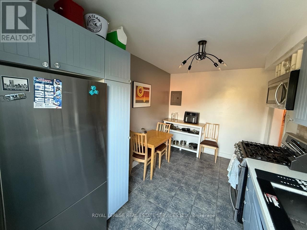 2nd Floor - 263 GRACE STREET Image 9