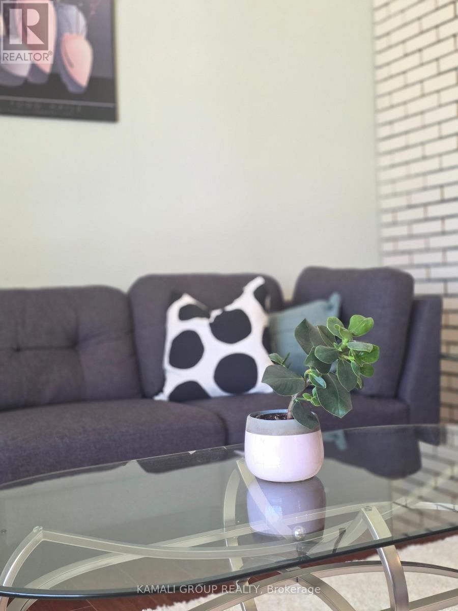 66 HAWKSBURY DRIVE Image 4