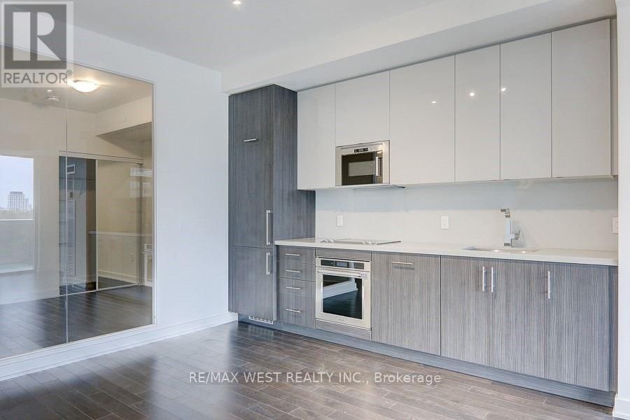 810 - 330 RICHMOND STREET WEST Image 10