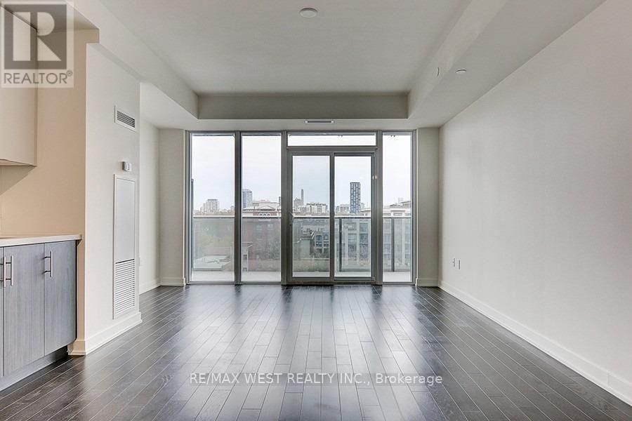 810 - 330 RICHMOND STREET WEST Image 13