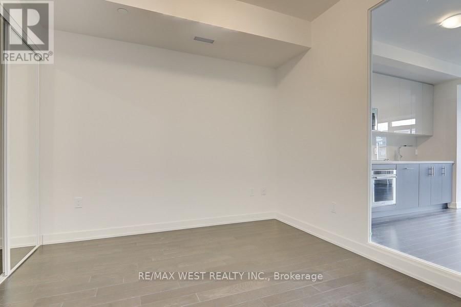 810 - 330 RICHMOND STREET WEST Image 7