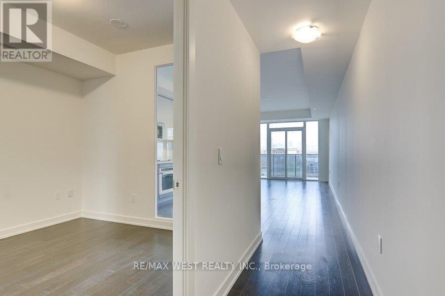 810 - 330 RICHMOND STREET WEST Image 8