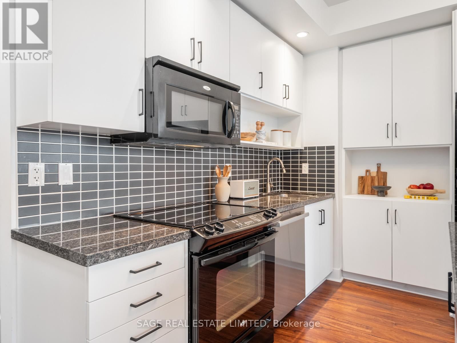 2804 - 120 HOMEWOOD AVENUE Image 6