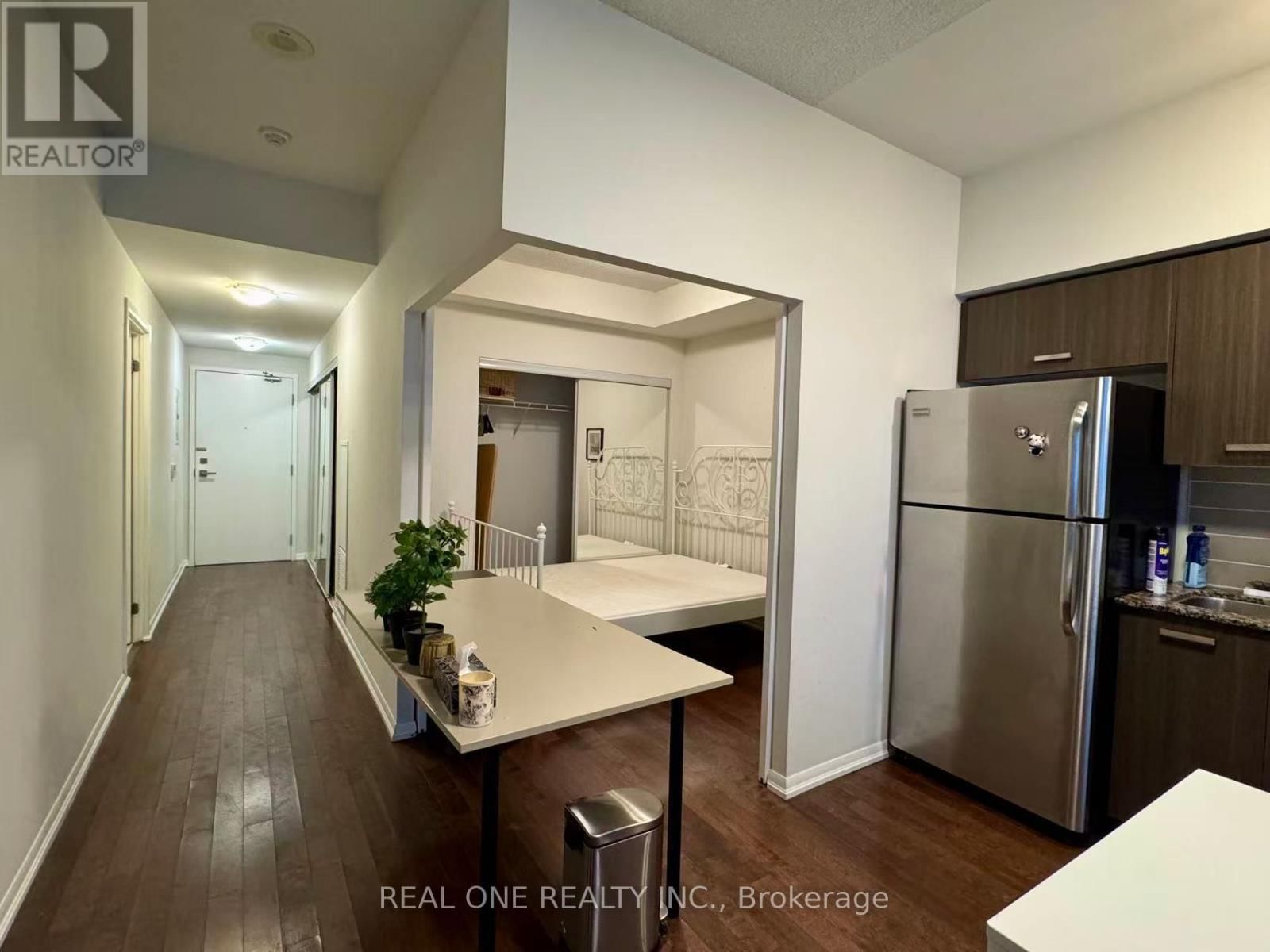 602 - 832 BAY STREET Image 3