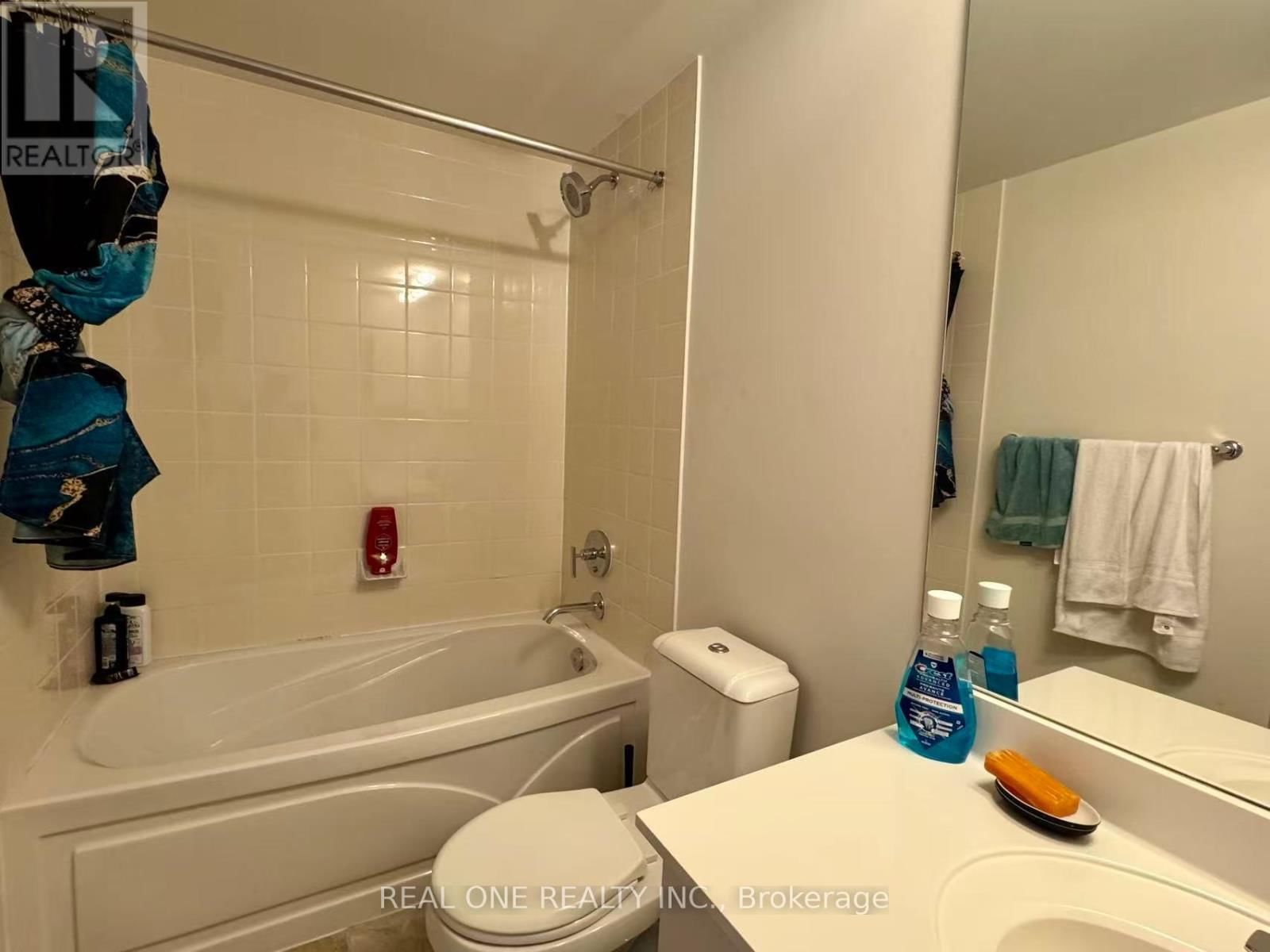 602 - 832 BAY STREET Image 7