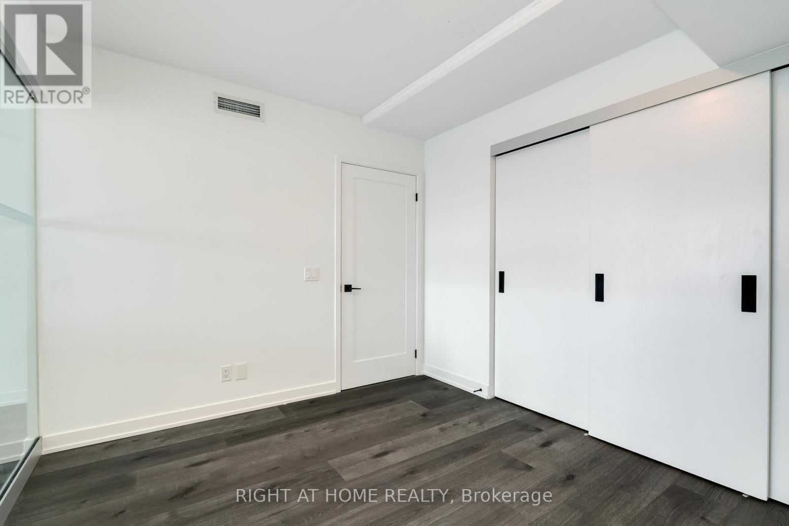 518 - 897 COLLEGE STREET WEST Image 11