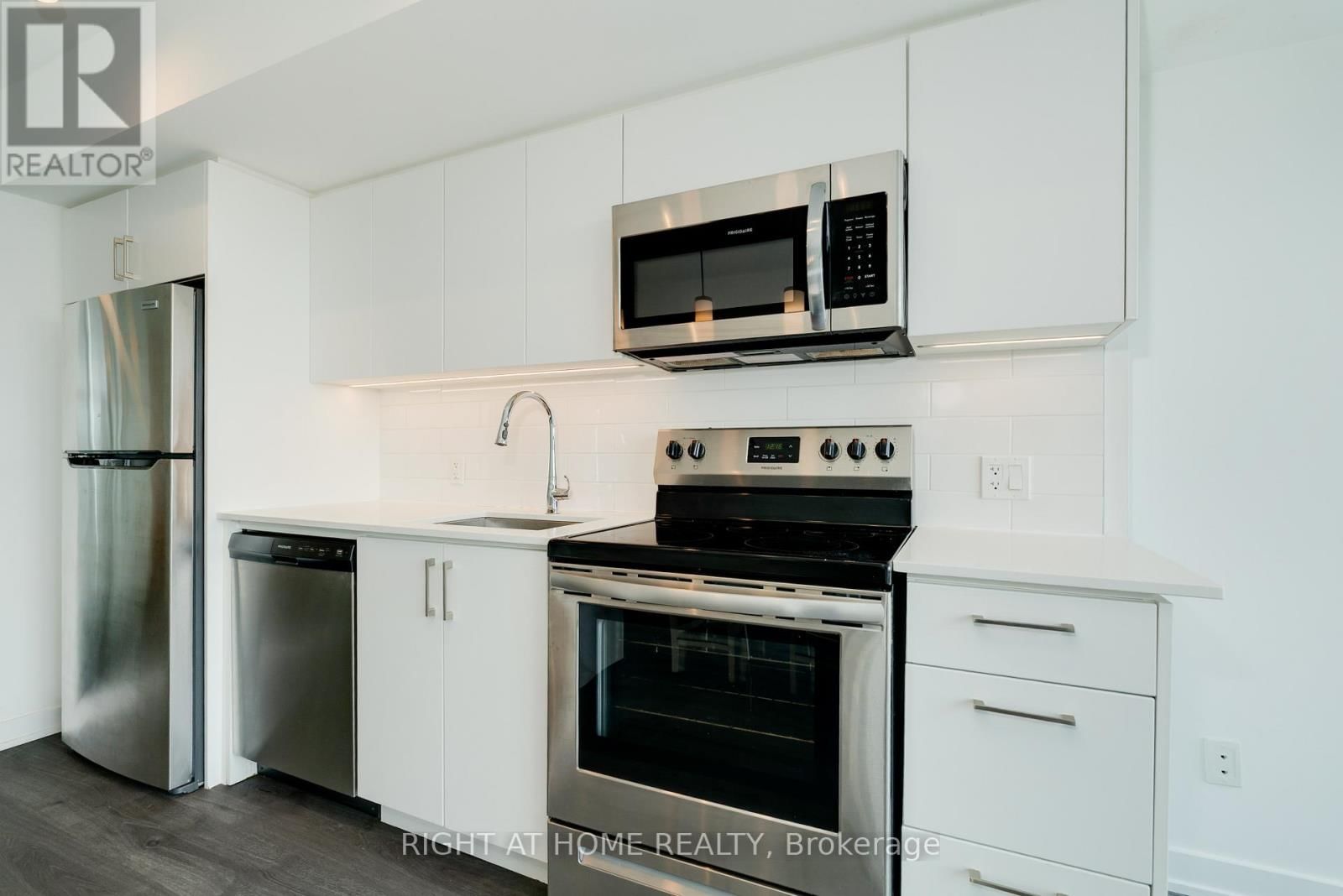 518 - 897 COLLEGE STREET WEST Image 16