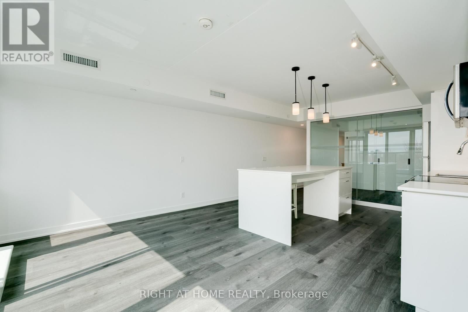 518 - 897 COLLEGE STREET WEST Image 18