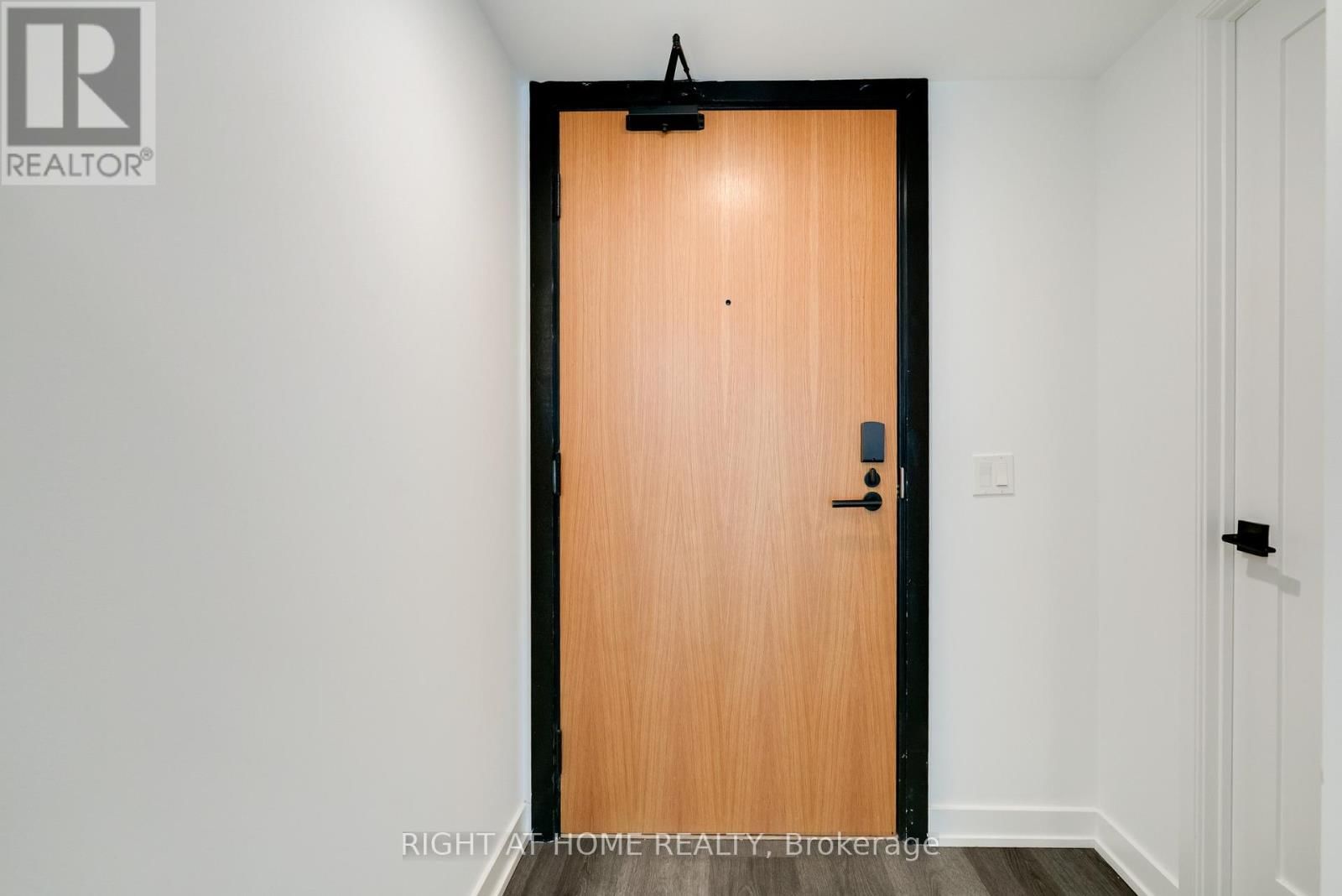 518 - 897 COLLEGE STREET WEST Image 2