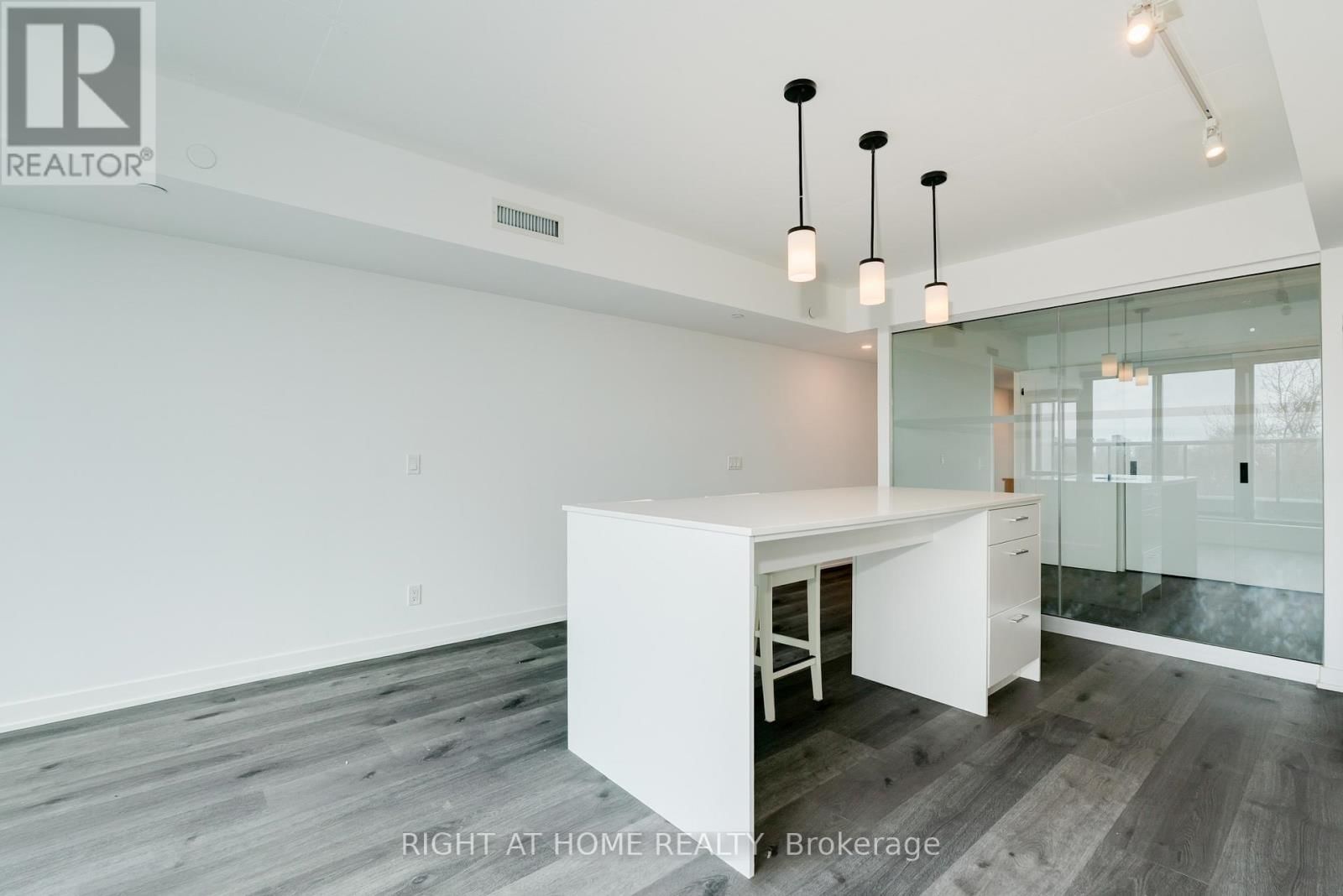 518 - 897 COLLEGE STREET WEST Image 25