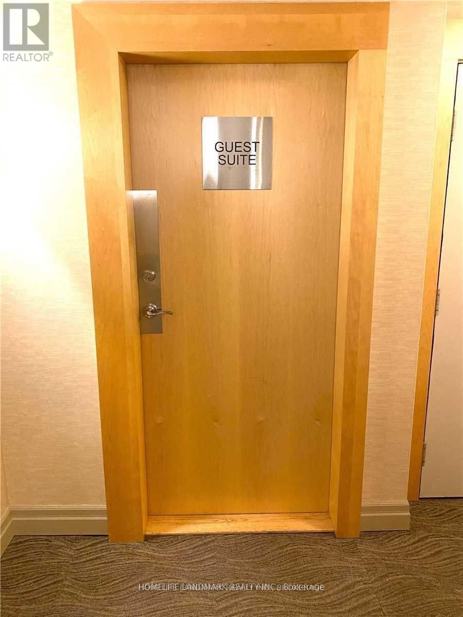 1009 - 8 SCOLLARD STREET Image 23