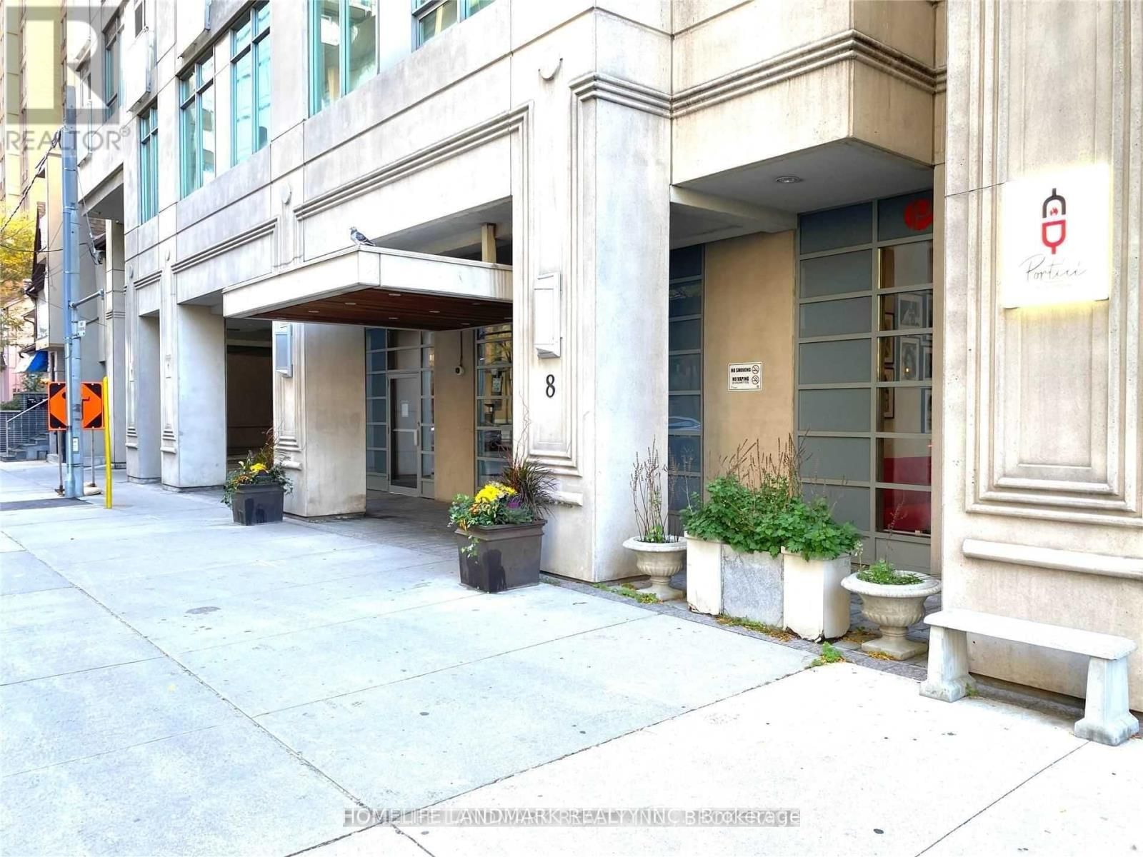 1009 - 8 SCOLLARD STREET Image 6