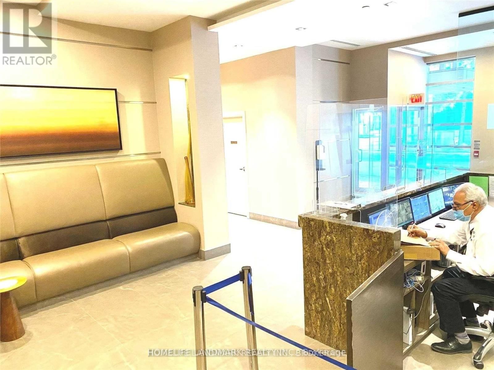 1009 - 8 SCOLLARD STREET Image 9