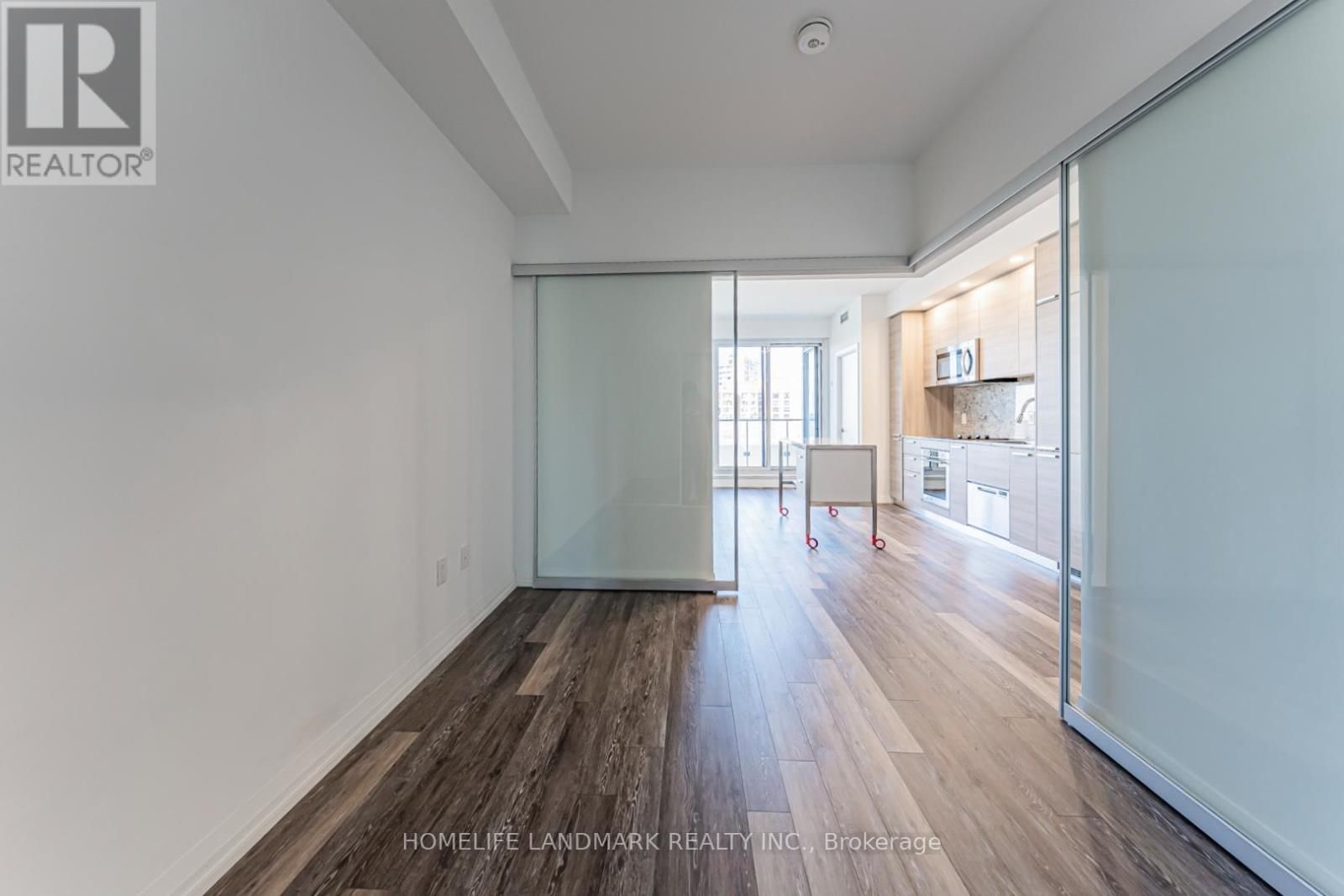 1515 - 75 CANTERBURY PLACE Image 25