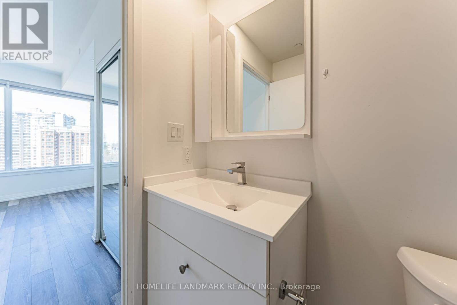 1515 - 75 CANTERBURY PLACE Image 34