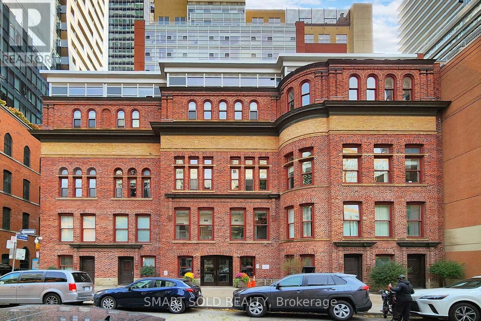 1612 - 11 ST JOSEPH STREET Image 1