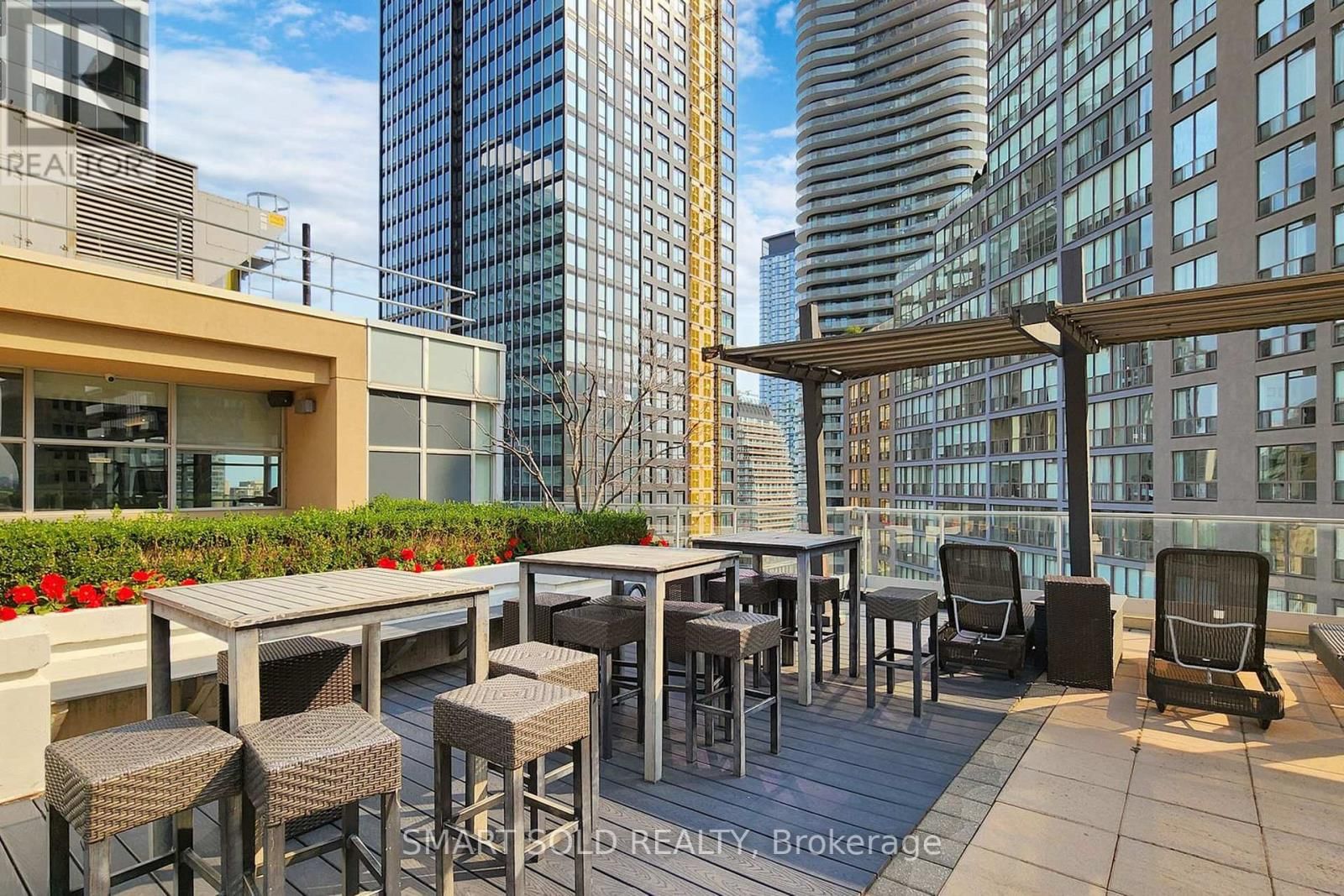 1612 - 11 ST JOSEPH STREET Image 17