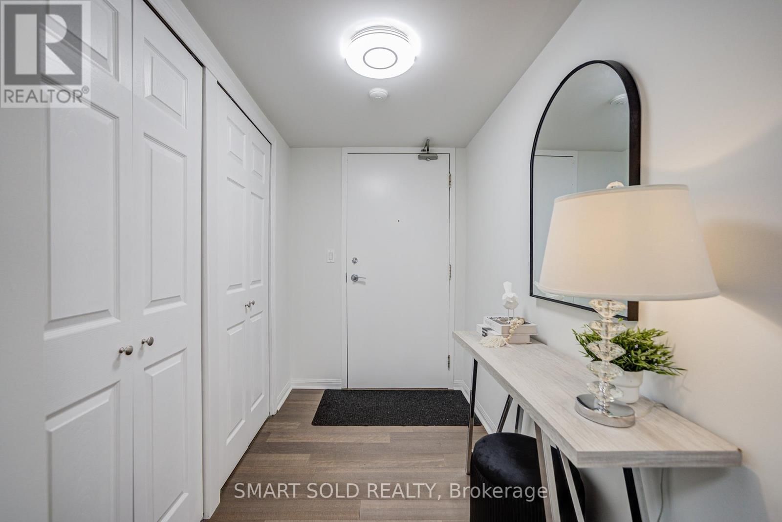 1612 - 11 ST JOSEPH STREET Image 2