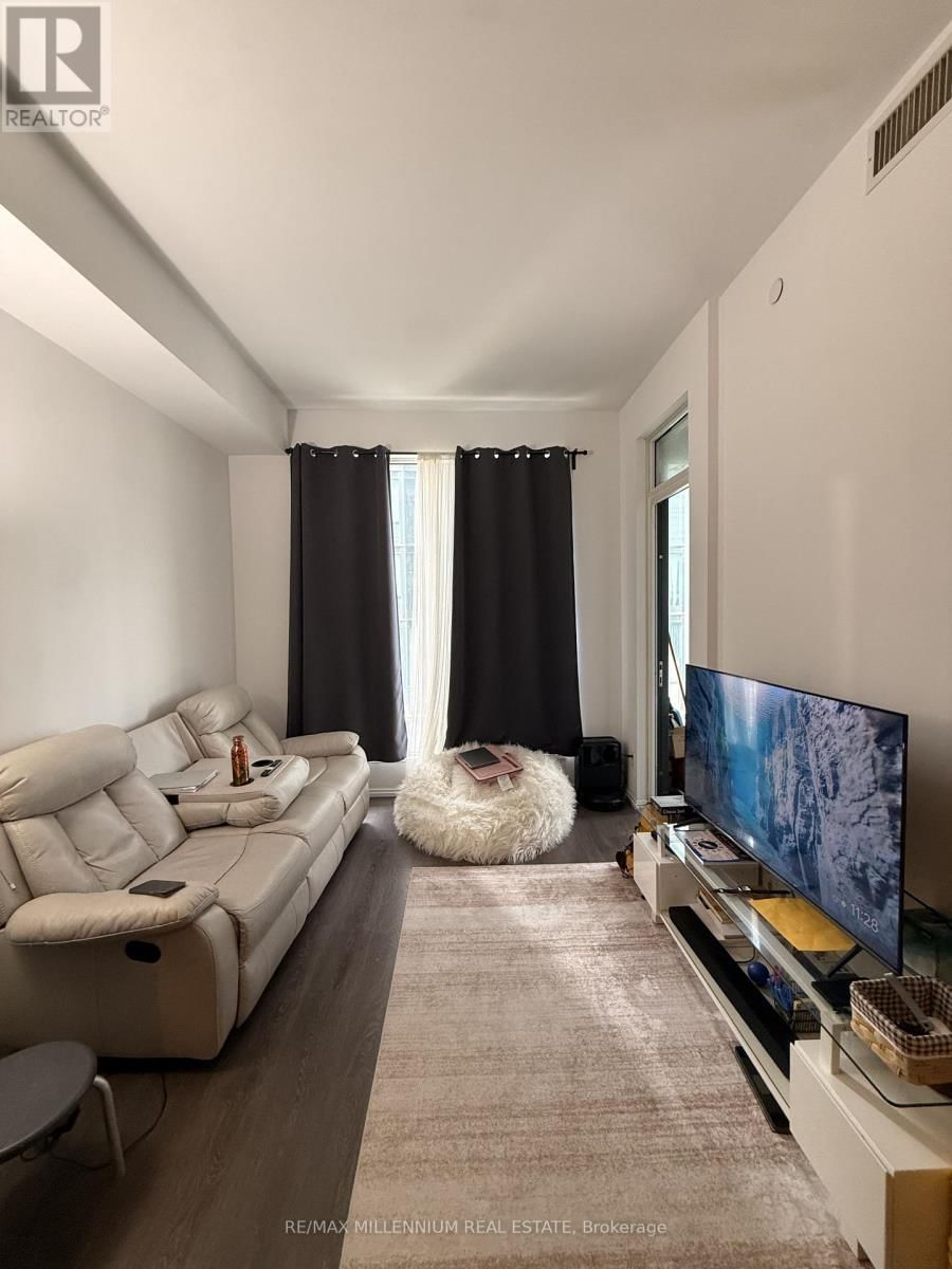 505 - 68 SHUTER STREET Image 10