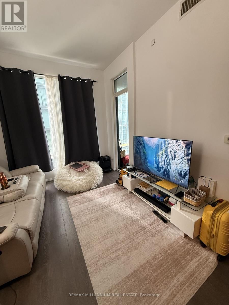 505 - 68 SHUTER STREET Image 11