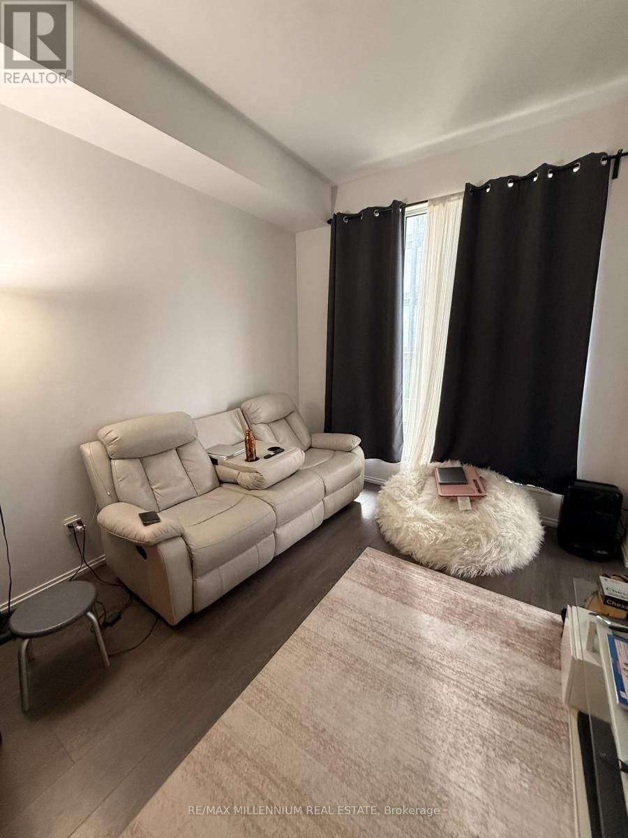 505 - 68 SHUTER STREET Image 12