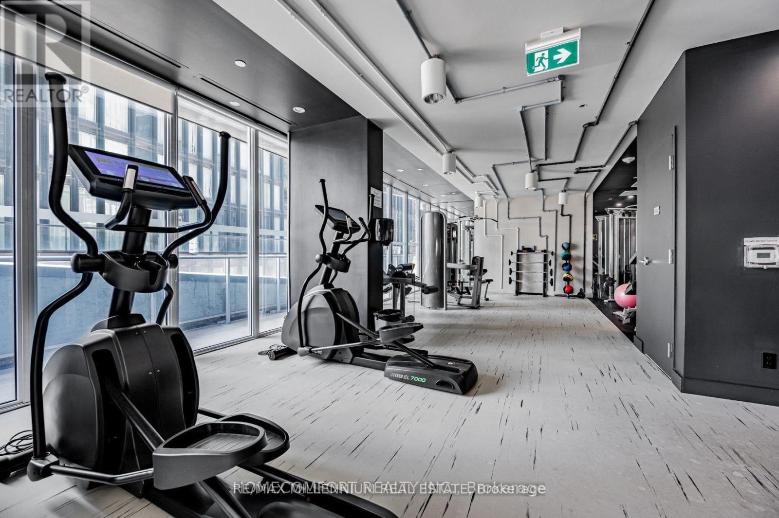 505 - 68 SHUTER STREET Image 6