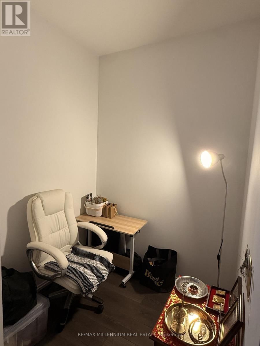 505 - 68 SHUTER STREET Image 9