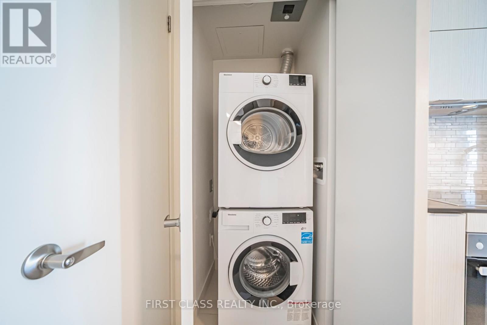 3202 - 20 RICHARDSON STREET Image 19