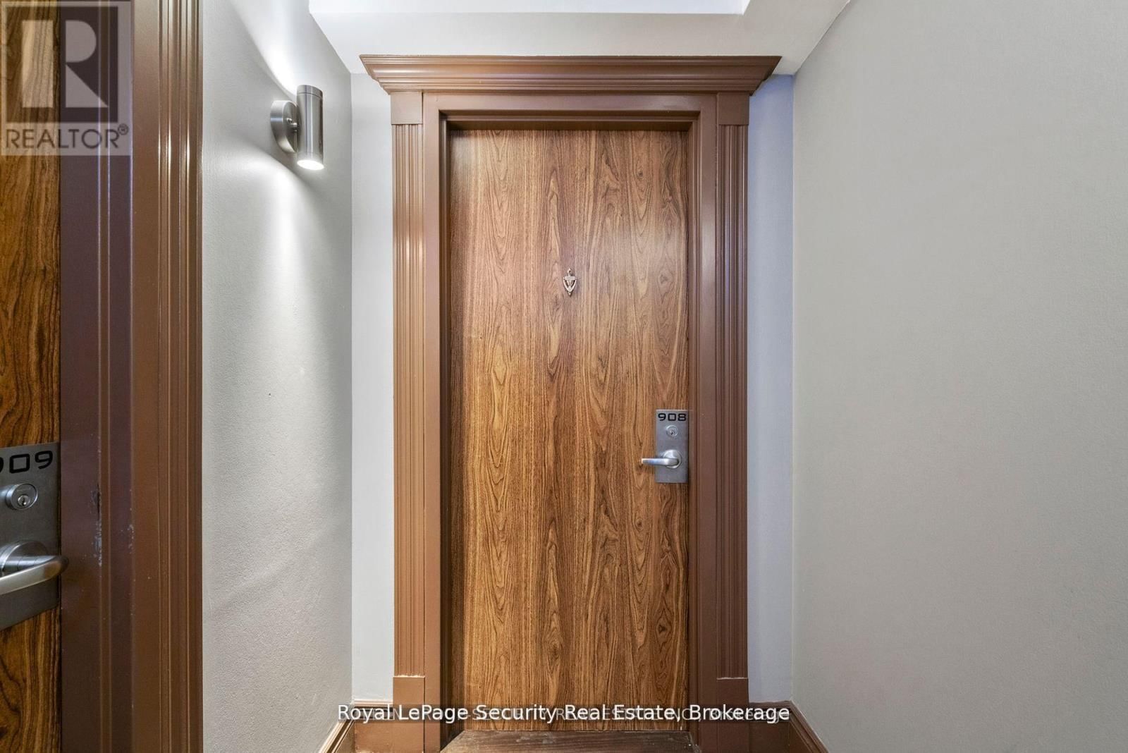 908 - 105 VICTORIA STREET Image 6