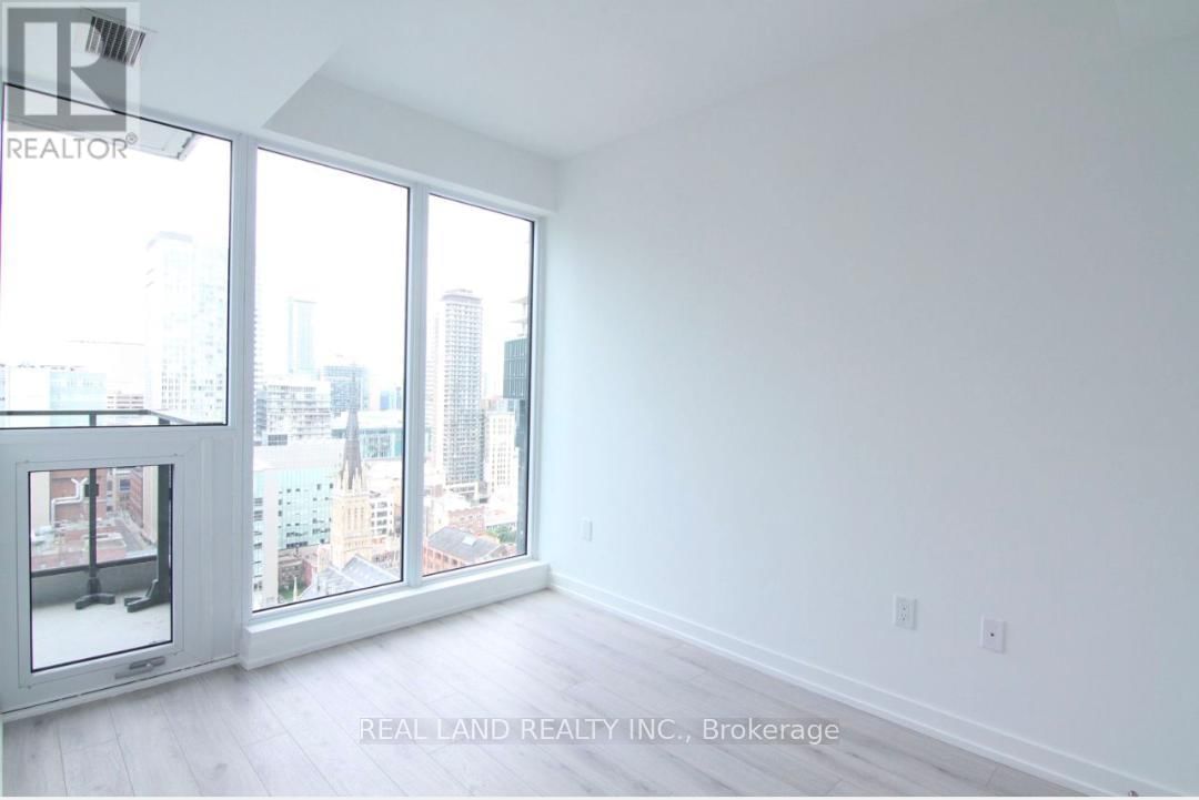 3116 - 77 SHUTER STREET SOUTH Image 10