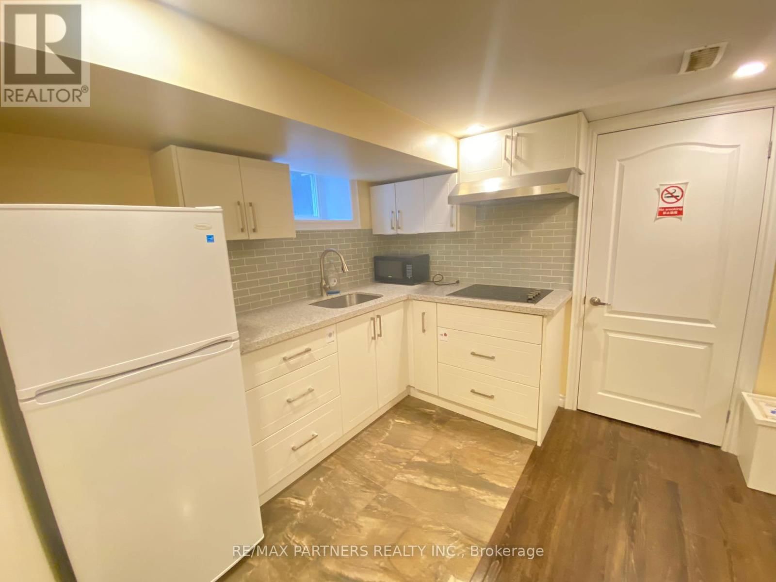 87 BISHOP AVENUE Image 13