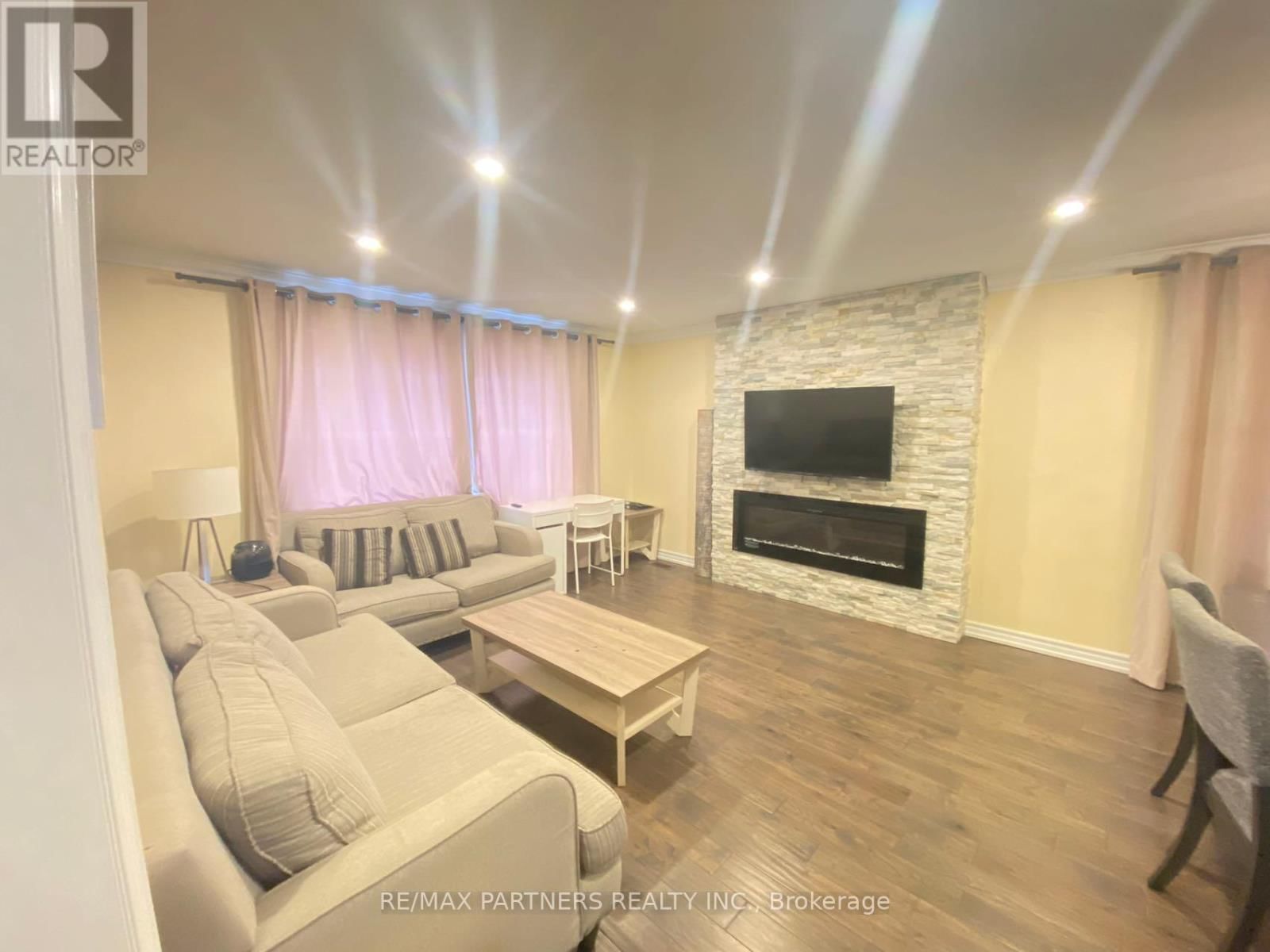 87 BISHOP AVENUE Image 2