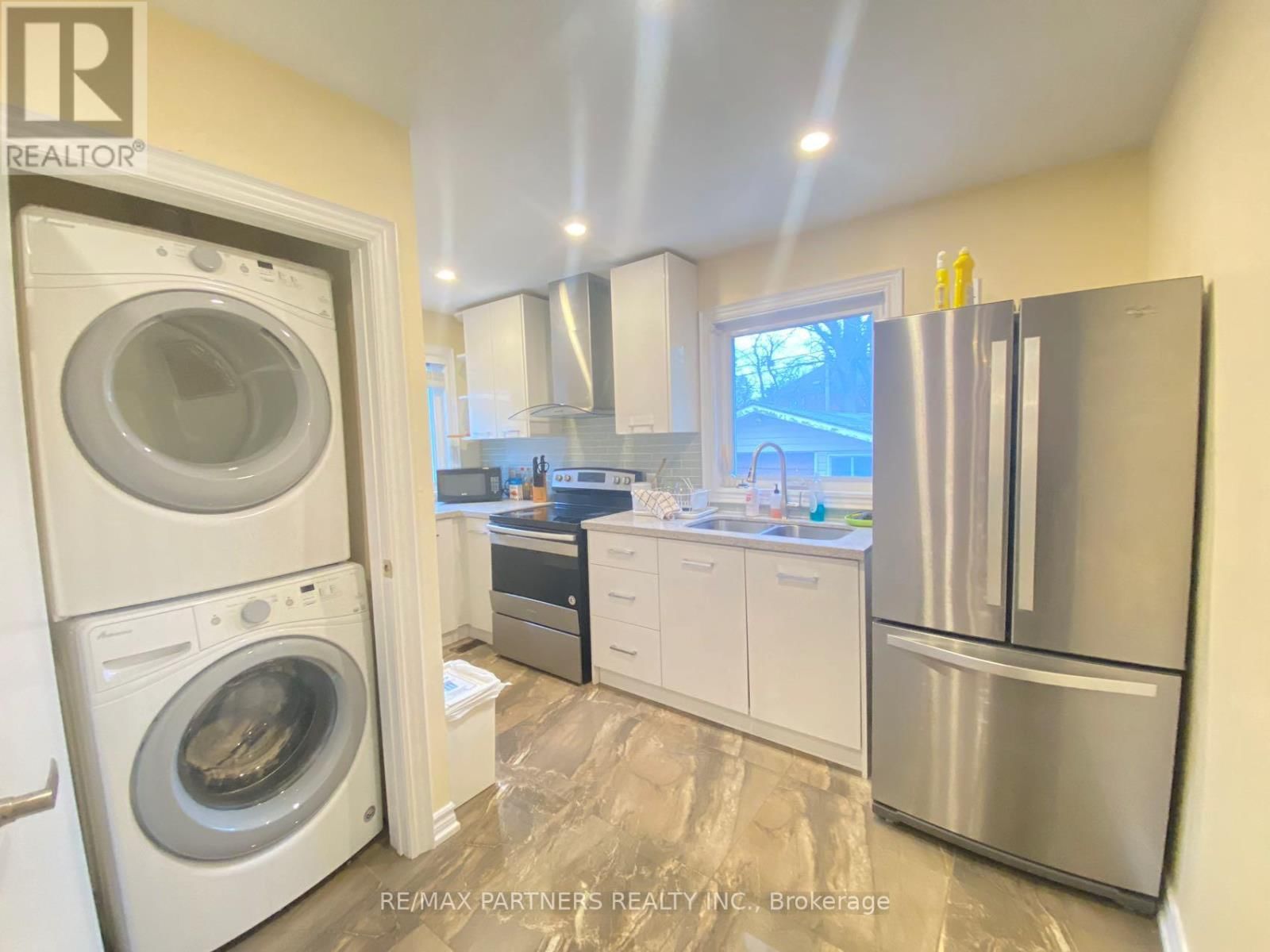 87 BISHOP AVENUE Image 3