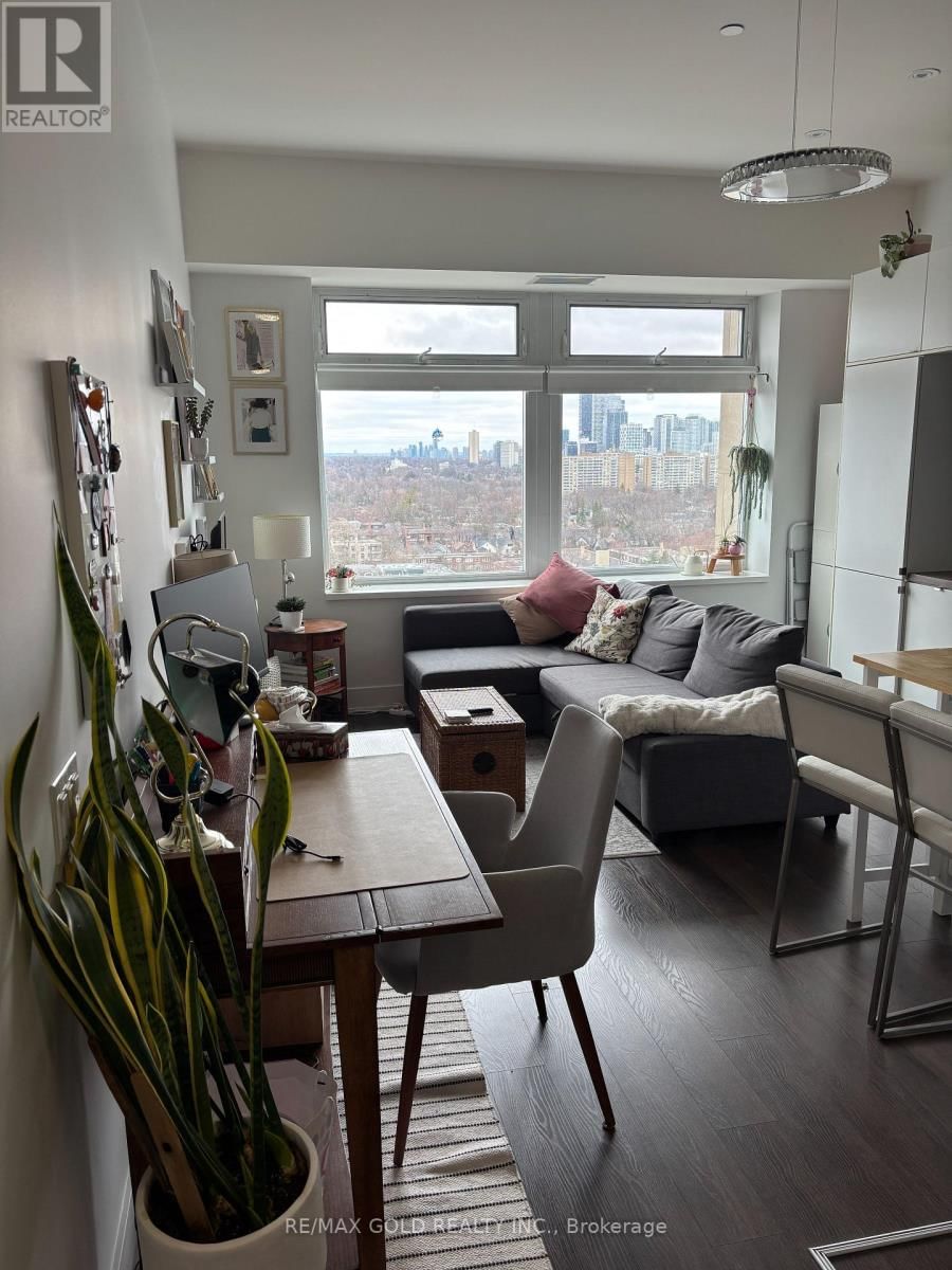 1426 - 111 ST CLAIR AVENUE WEST Image 10