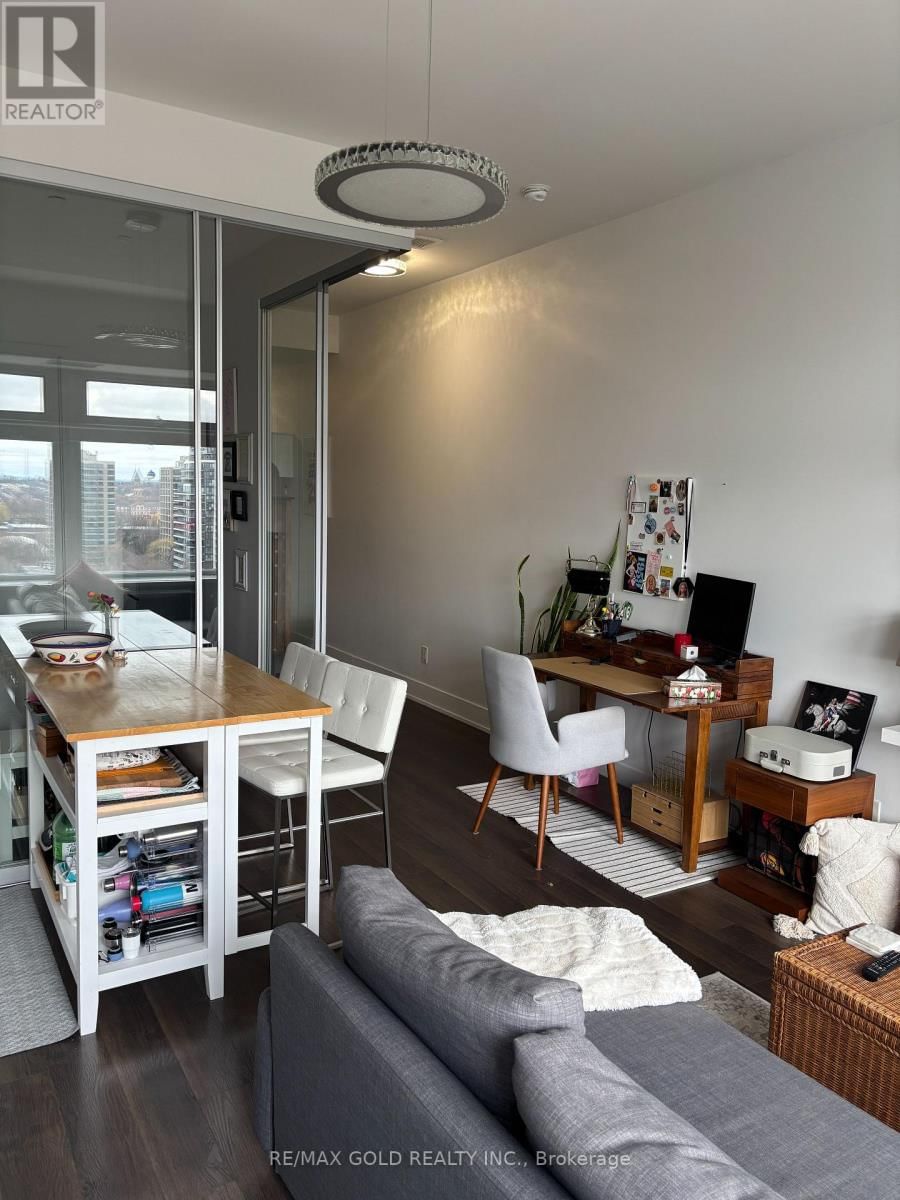 1426 - 111 ST CLAIR AVENUE WEST Image 14