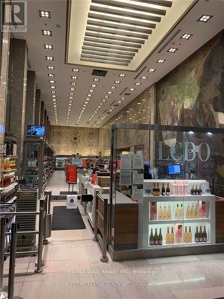 1426 - 111 ST CLAIR AVENUE WEST Image 8