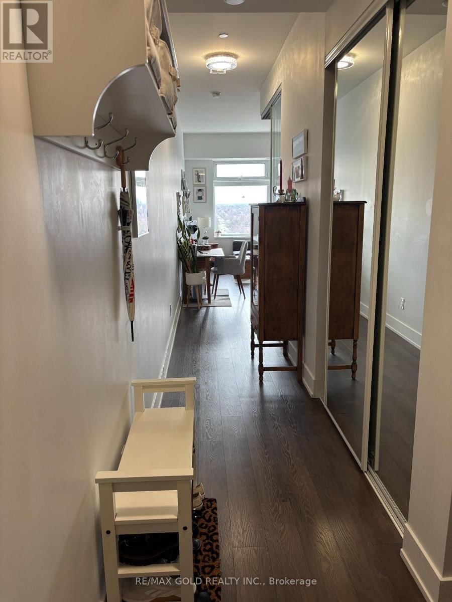 1426 - 111 ST CLAIR AVENUE WEST Image 9