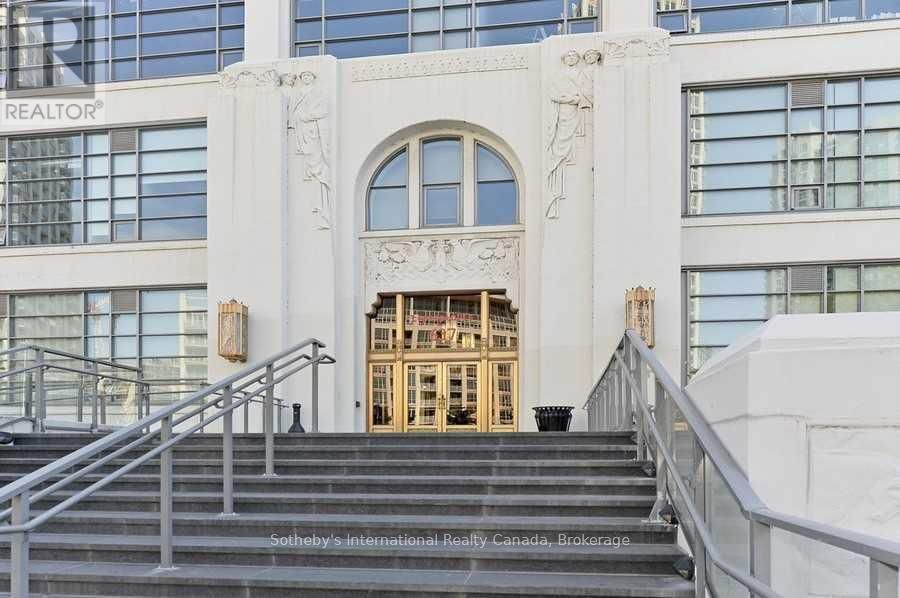 323 - 637 LAKE SHORE BOULEVARD WEST Image 2