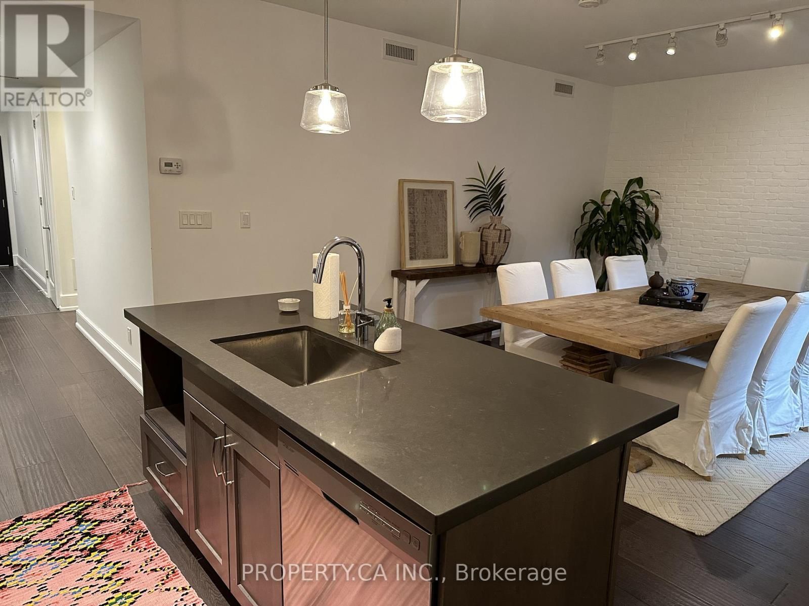 02 - 28 MADISON AVENUE Image 1