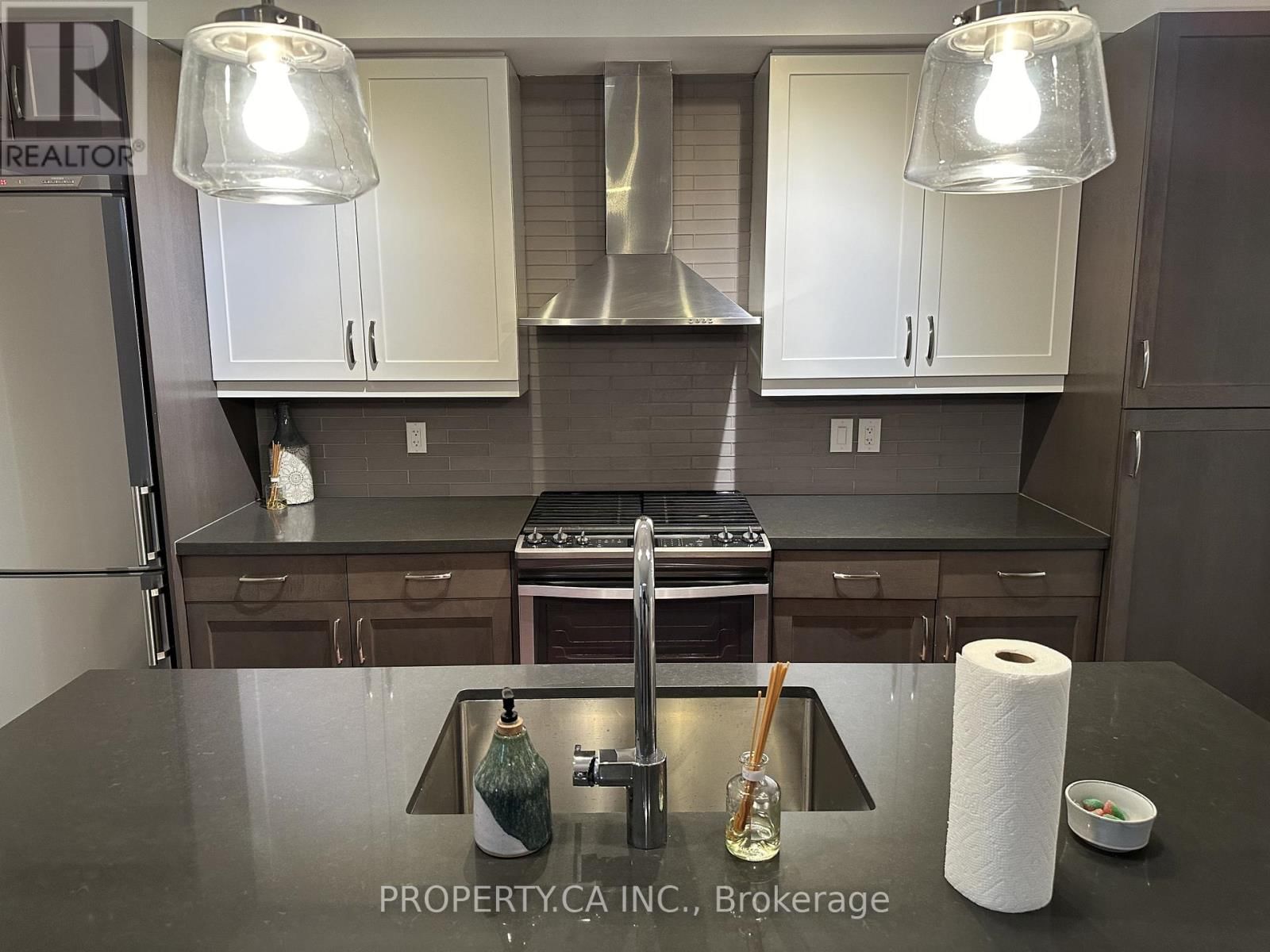 02 - 28 MADISON AVENUE Image 3