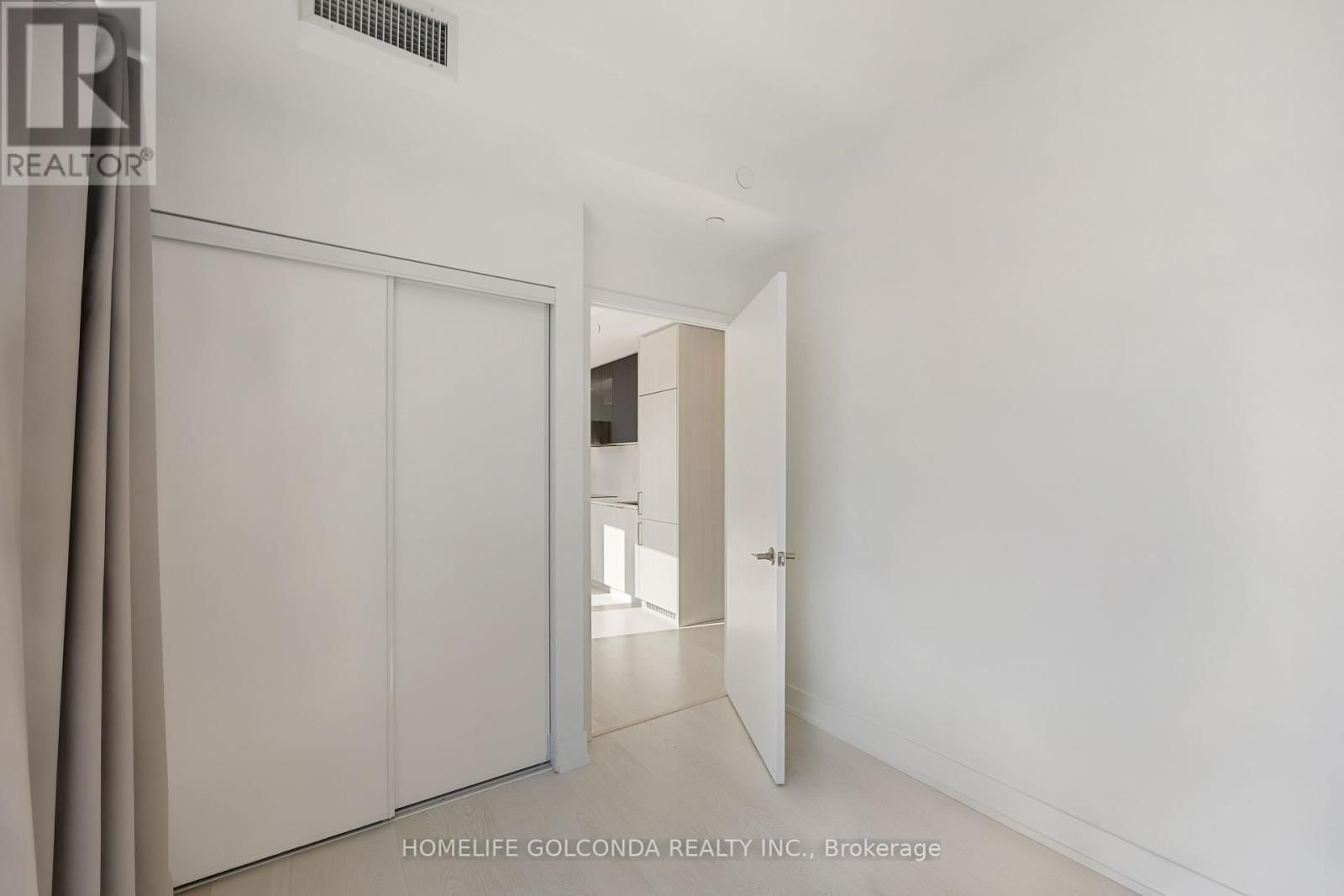 308 JARVIS STREET Image 11