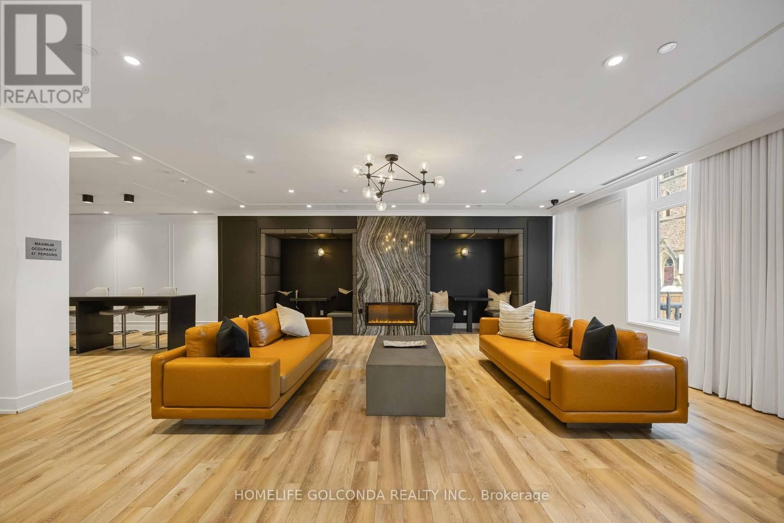 308 JARVIS STREET Image 17